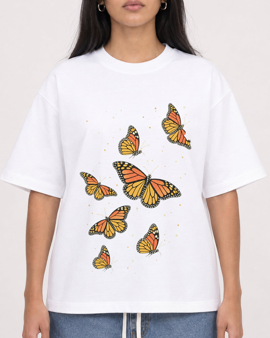 Mockup Boxy Heavyweight Tee White female close-up 46
