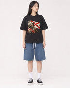 Mockup Boxy Heavyweight Tee Black female full-body 01