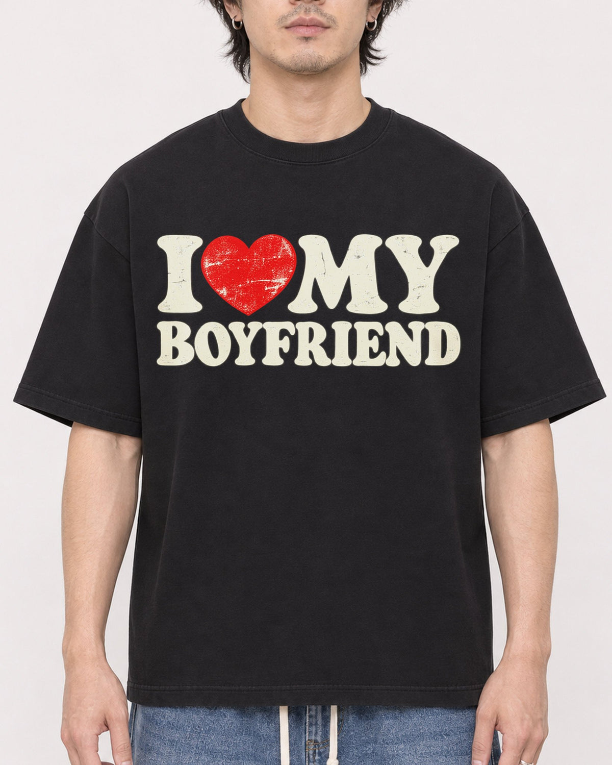 Mockup Boxy Heavyweight Tee Black male close-up 03