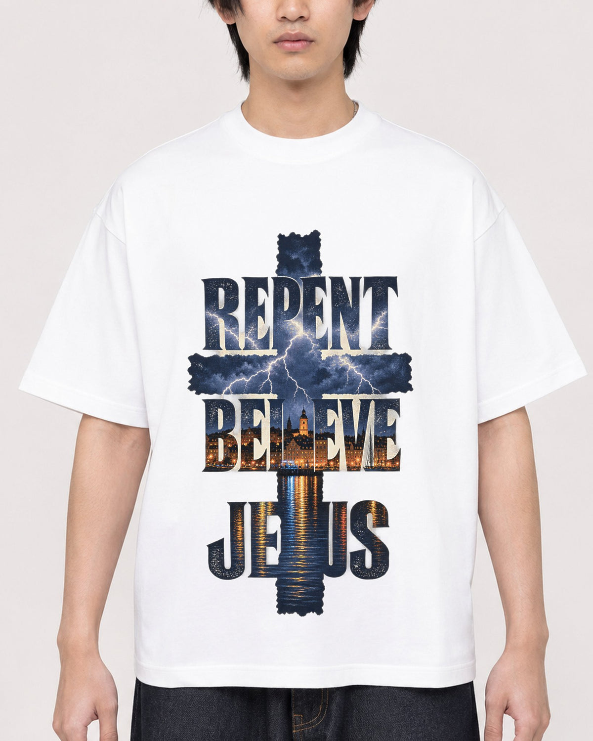 Mockup Boxy Heavyweight Tee White male close-up 11