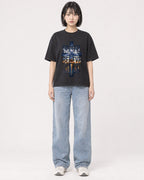 Mockup Boxy Heavyweight Tee Black female full-body 11