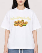 Mockup Boxy Heavyweight Tee White female close-up 01