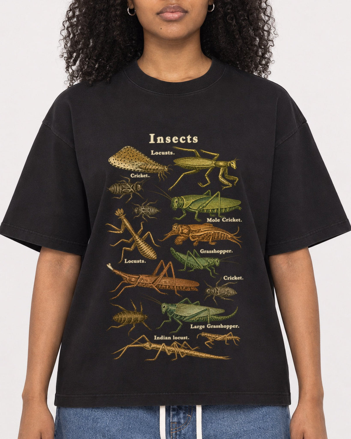 Mockup Boxy Heavyweight Tee Black female close-up 05