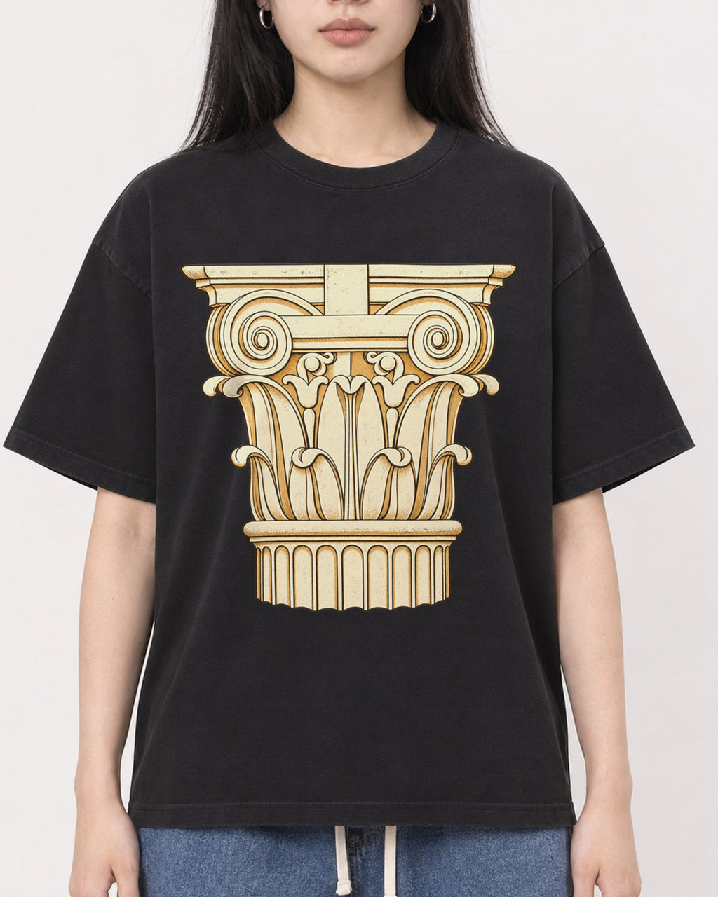 Mockup Boxy Heavyweight Tee Black female close-up 01