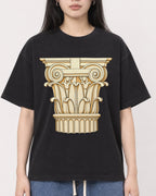 Mockup Boxy Heavyweight Tee Black female close-up 01