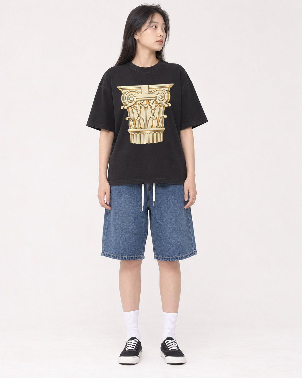 Mockup Boxy Heavyweight Tee Black female full-body 01