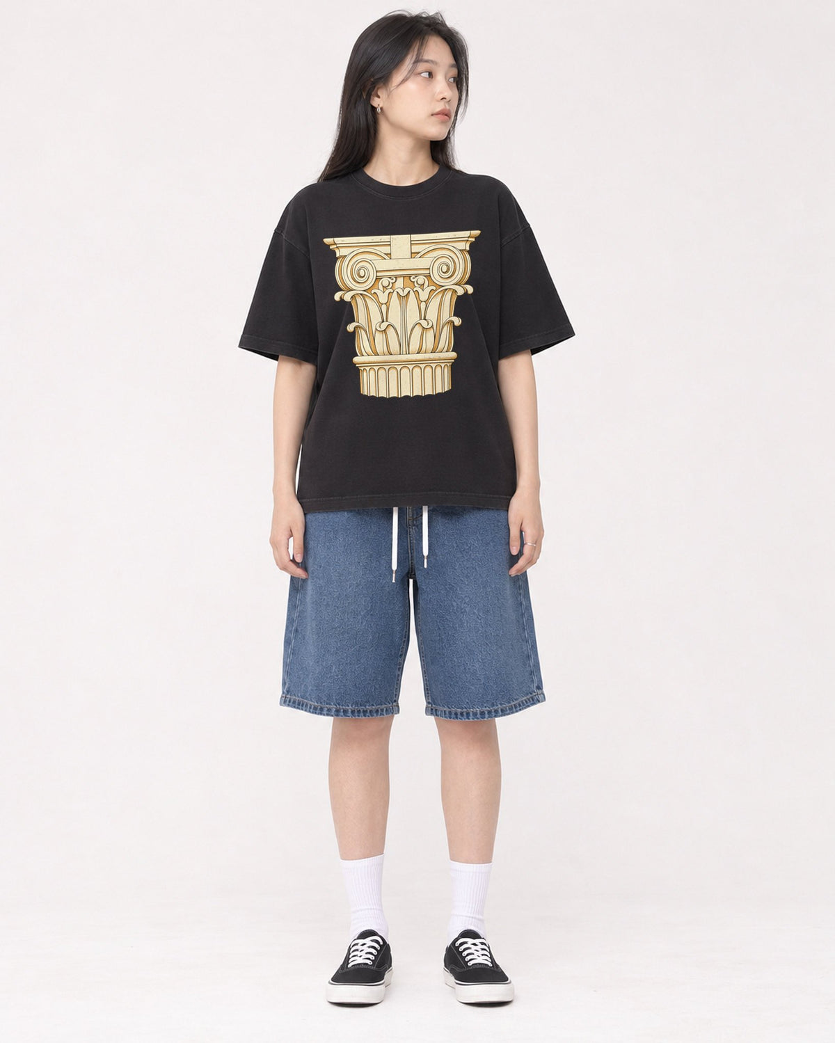 Mockup Boxy Heavyweight Tee Black female full-body 01