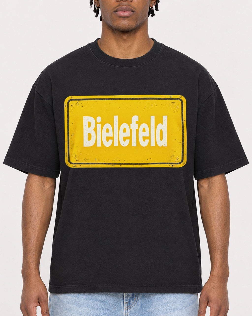 Mockup Boxy Heavyweight Tee Black male close-up 05