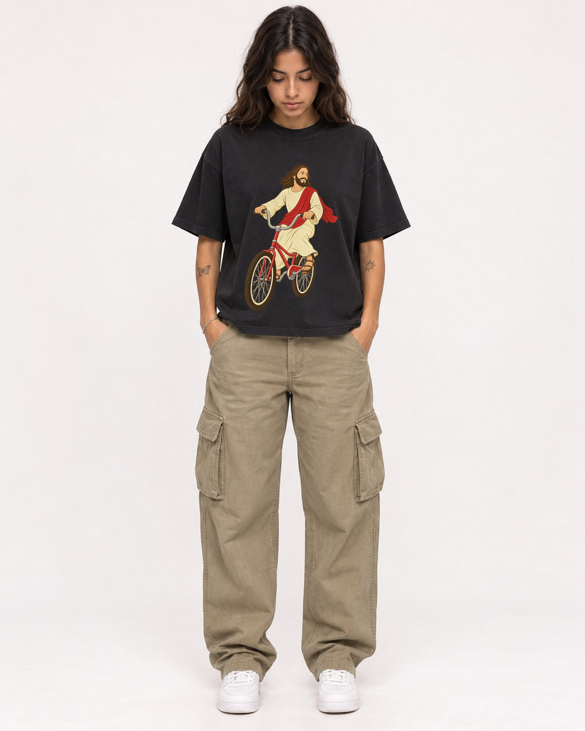 Mockup Boxy Heavyweight Tee Black female full-body 06