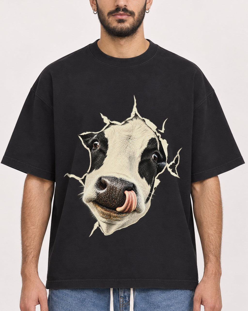 Mockup Boxy Heavyweight Tee Black male close-up 07