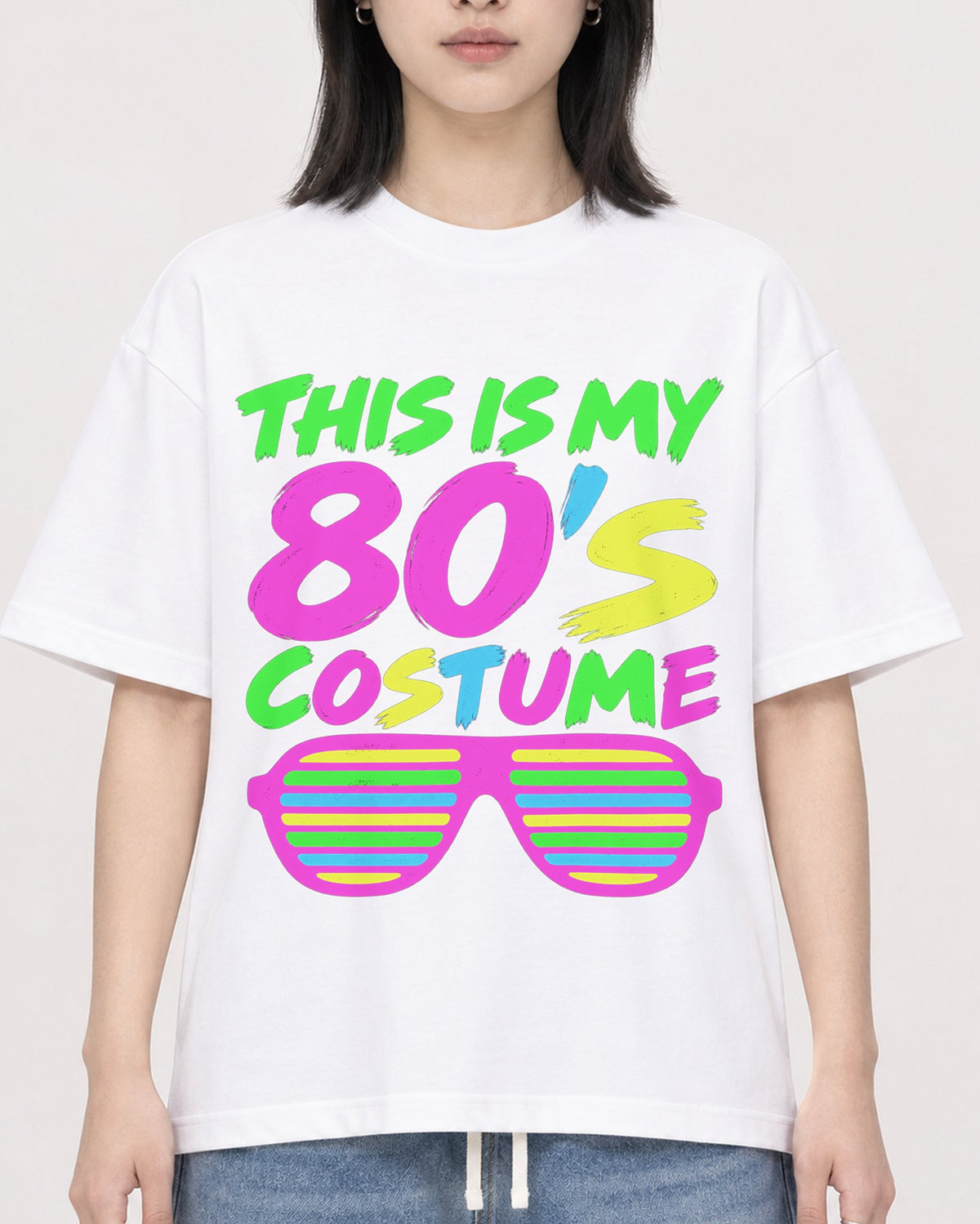 Mockup Boxy Heavyweight Tee White female close-up 31