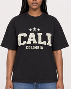 Mockup Boxy Heavyweight Tee Black female close-up 04