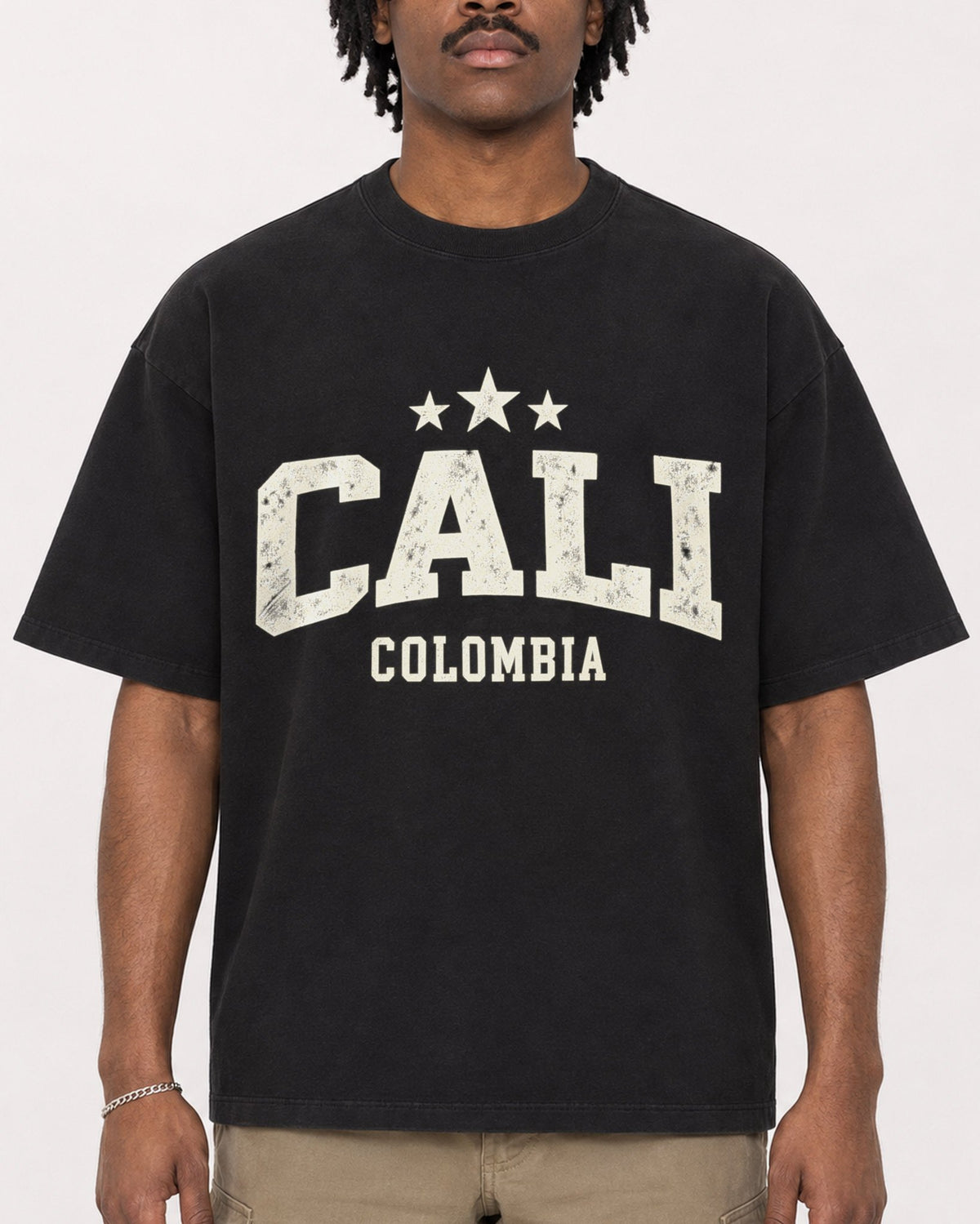 Mockup Boxy Heavyweight Tee Black male close-up 04