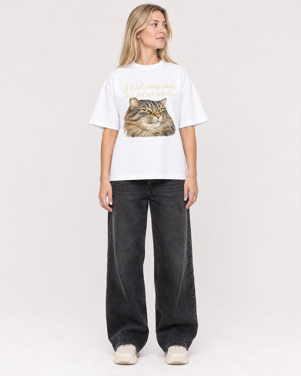 Mockup Boxy Heavyweight Tee White female full-body 08