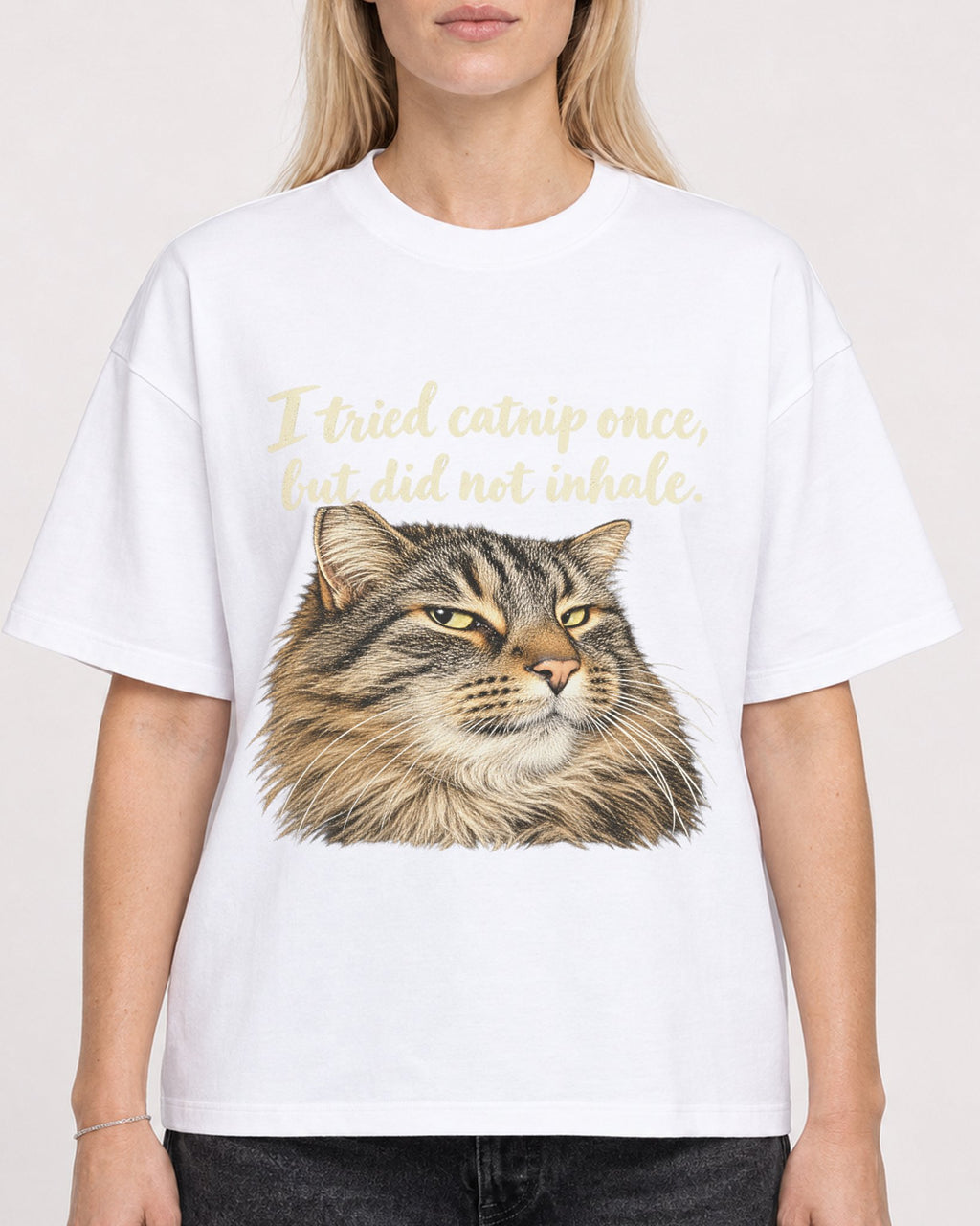 Mockup Boxy Heavyweight Tee White female close-up 08