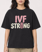 Mockup Boxy Heavyweight Tee Black female close-up 02