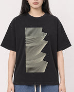 Mockup Boxy Heavyweight Tee Black female close-up 01