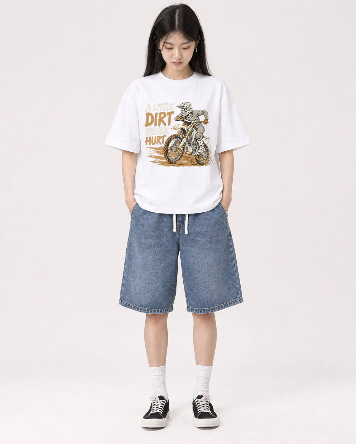 Mockup Boxy Heavyweight Tee White female full-body 01