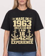 Mockup Boxy Heavyweight Tee Black female close-up 08
