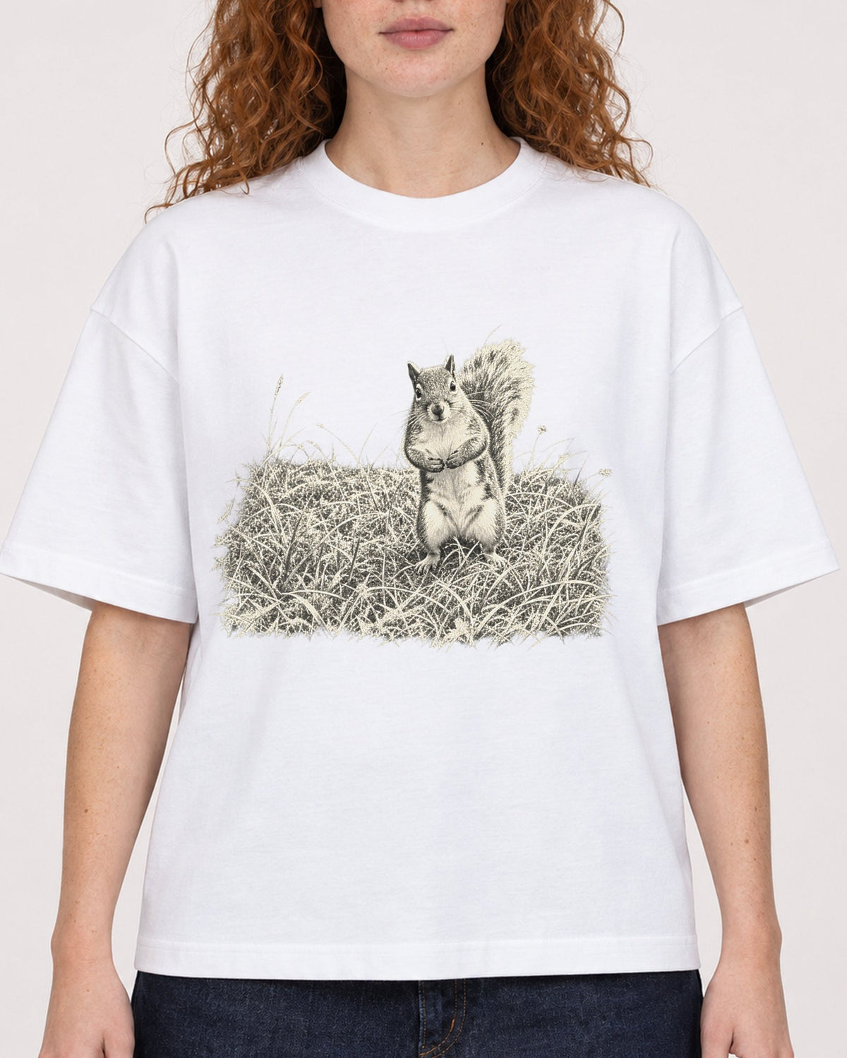 Mockup Boxy Heavyweight Tee White female close-up 09