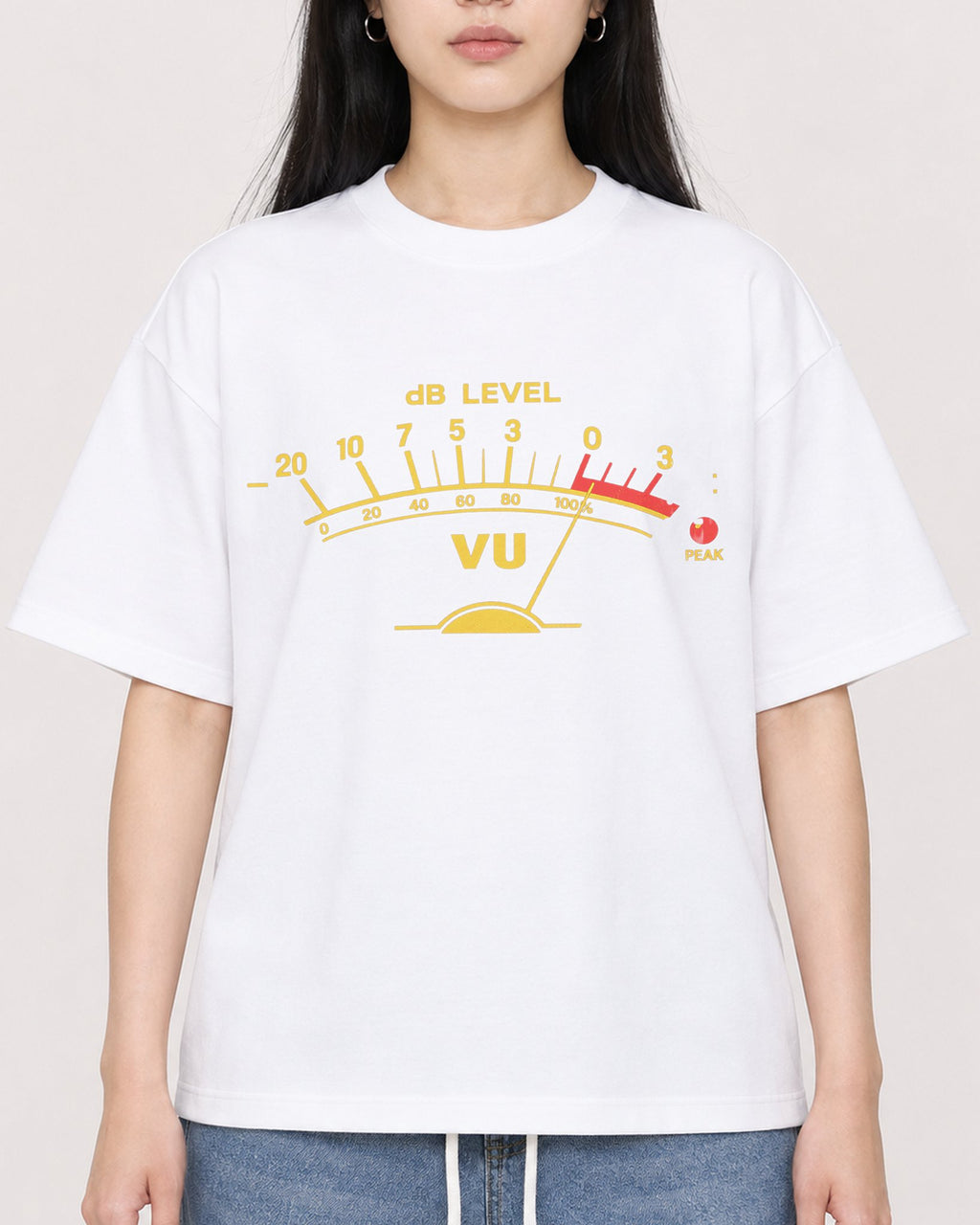 Mockup Boxy Heavyweight Tee White female close-up 01