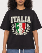 Mockup Boxy Heavyweight Tee Black female close-up 05