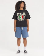 Mockup Boxy Heavyweight Tee Black female full-body 05