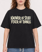 Mockup Boxy Heavyweight Tee Black female close-up 09