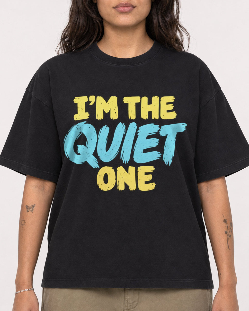 Mockup Boxy Heavyweight Tee Black female close-up 06