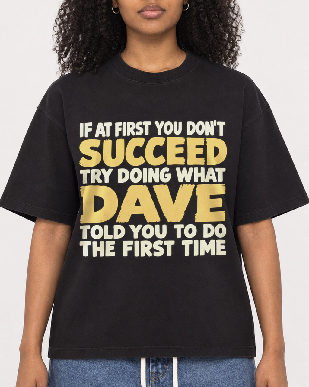 Mockup Boxy Heavyweight Tee Black female close-up 05
