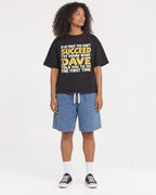 Mockup Boxy Heavyweight Tee Black female full-body 05