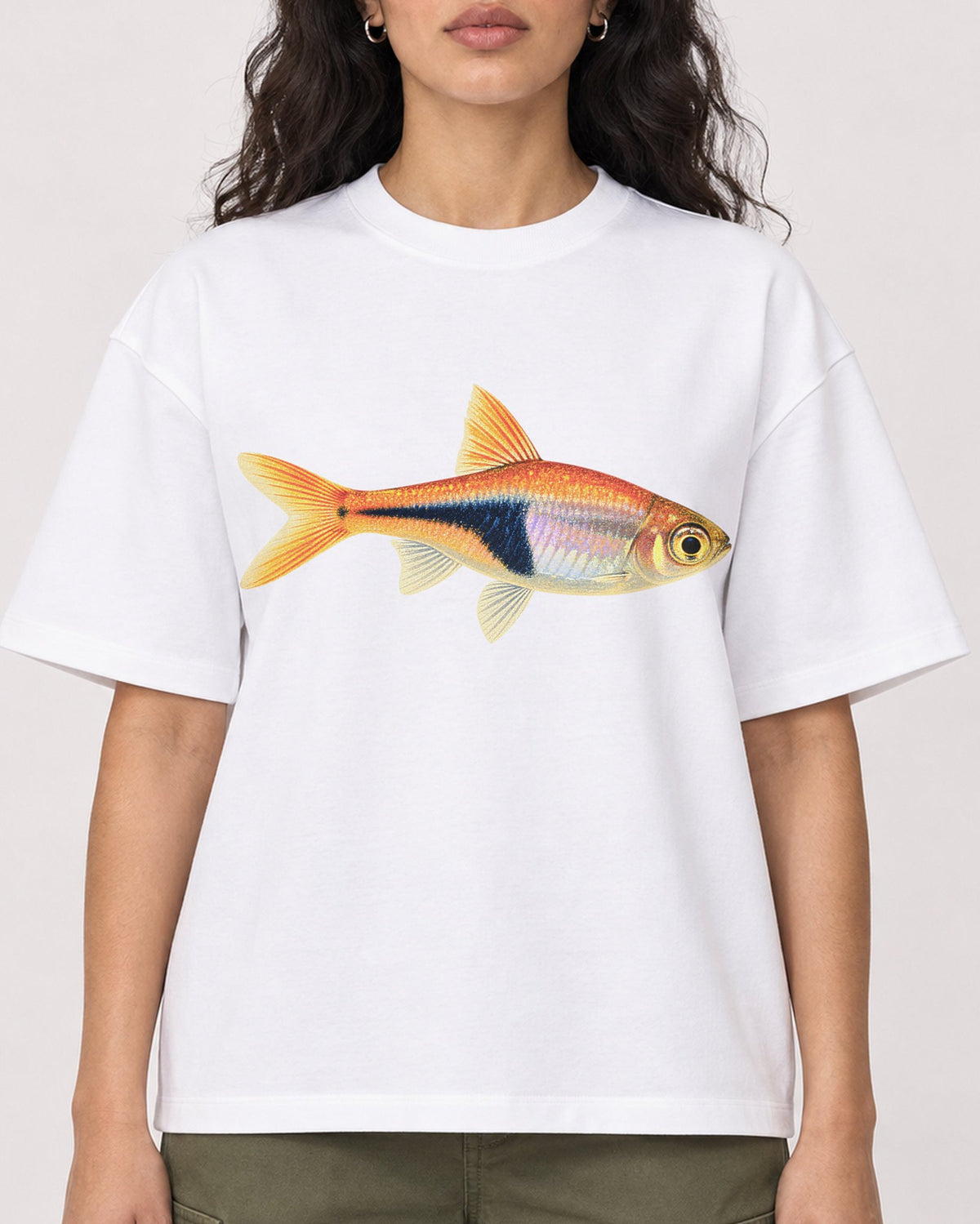 Mockup Boxy Heavyweight Tee White female close-up 07