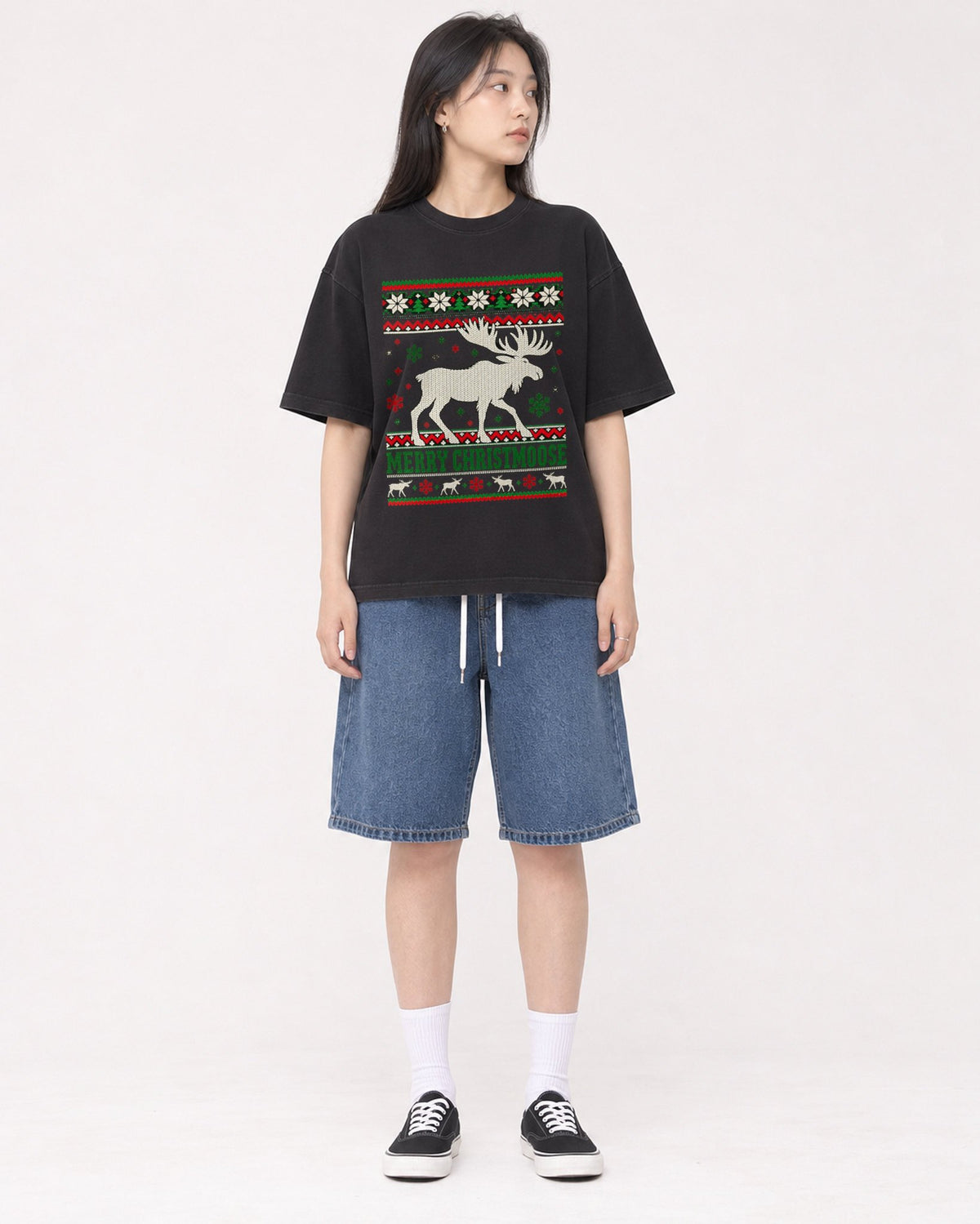 Mockup Boxy Heavyweight Tee Black female full-body 01