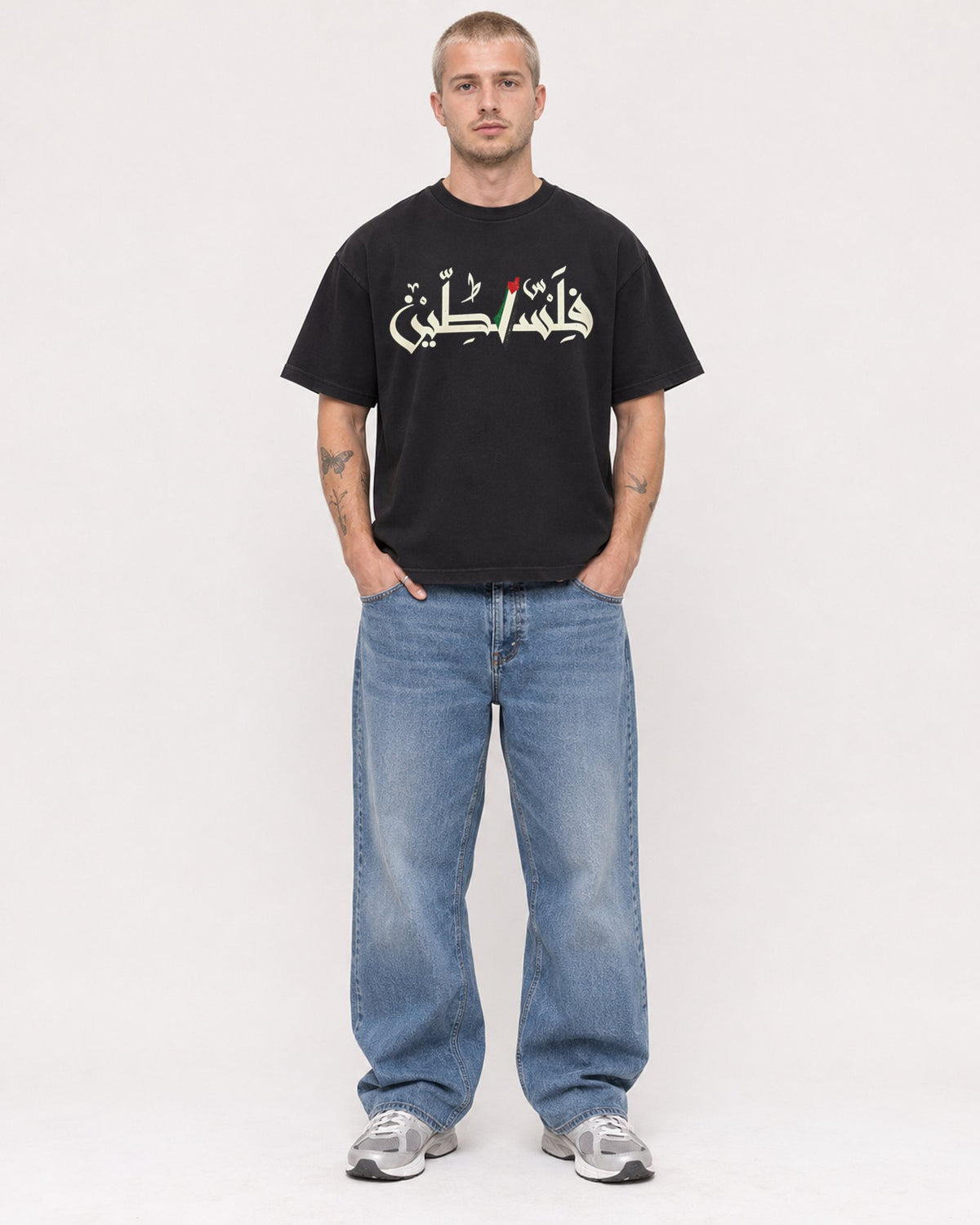 Mockup Boxy Heavyweight Tee Black male full-body 18