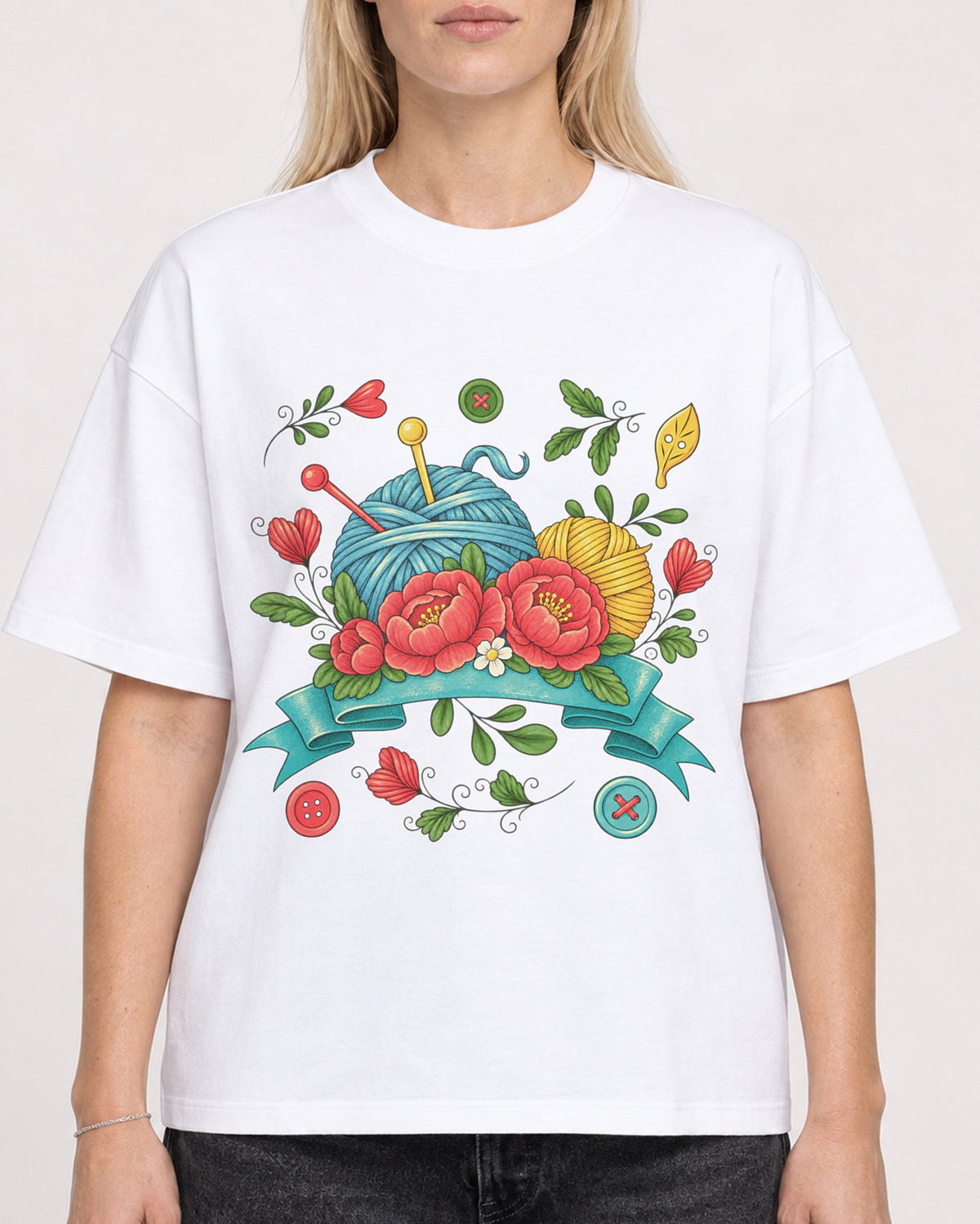 Mockup Boxy Heavyweight Tee White female close-up 08