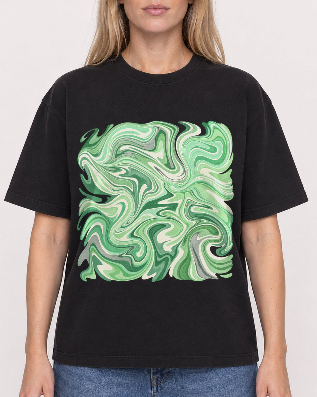 Mockup Boxy Heavyweight Tee Black female close-up 08