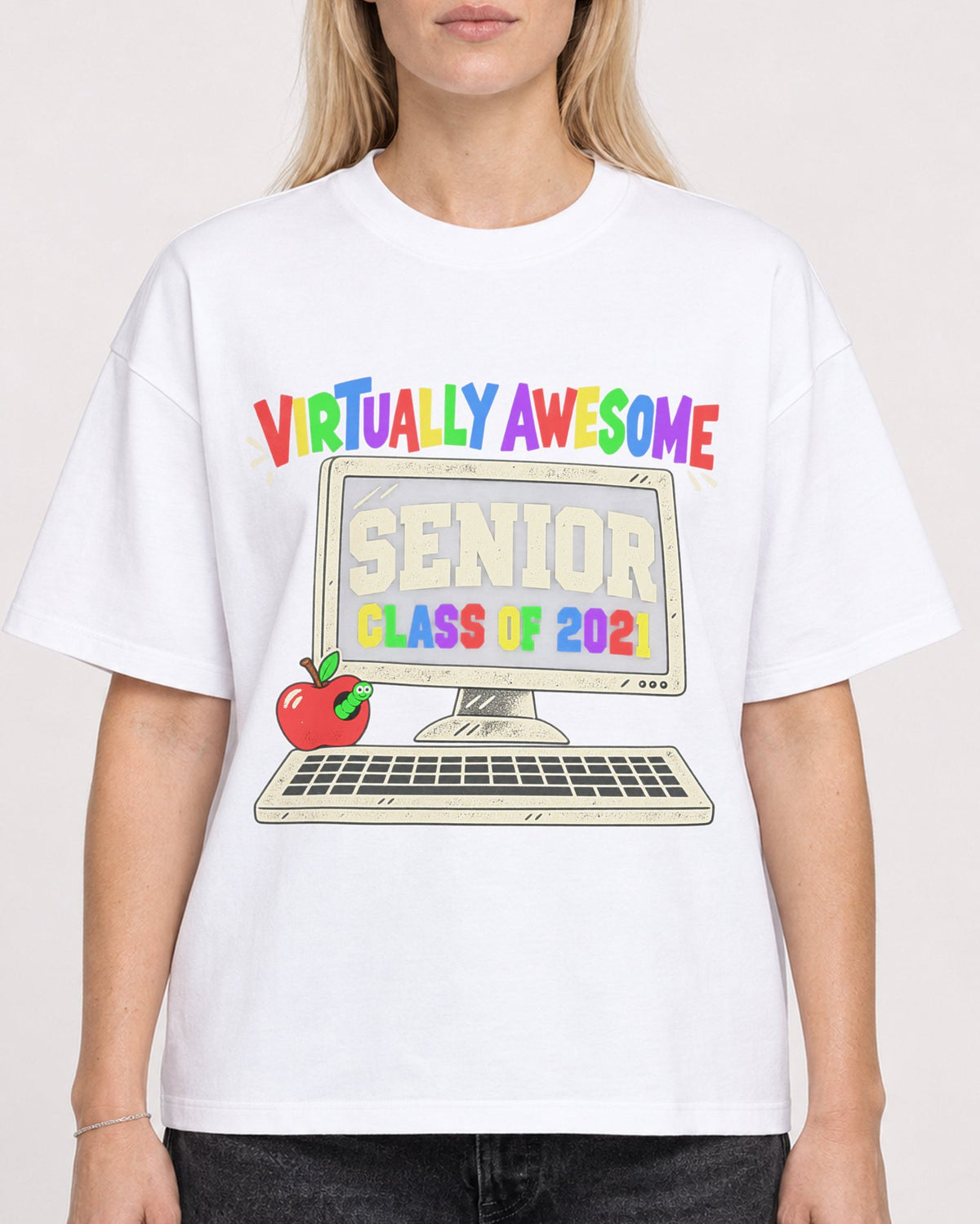 Mockup Boxy Heavyweight Tee White female close-up 08