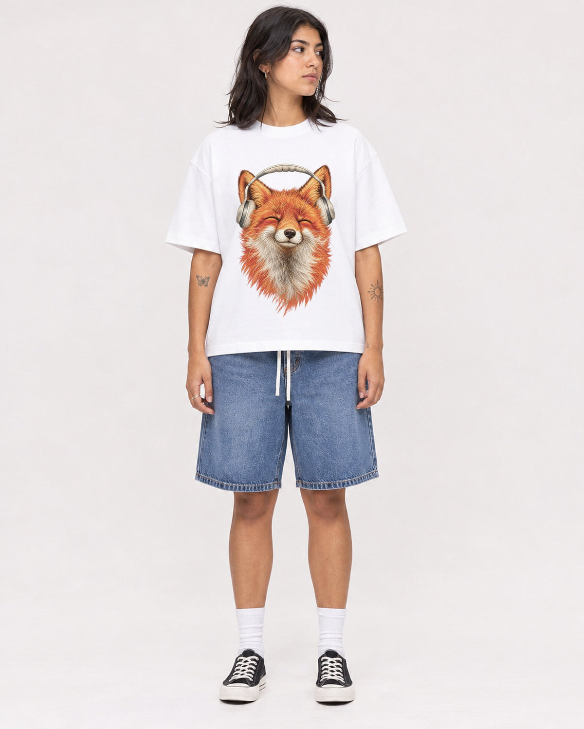 Mockup Boxy Heavyweight Tee White female full-body 36