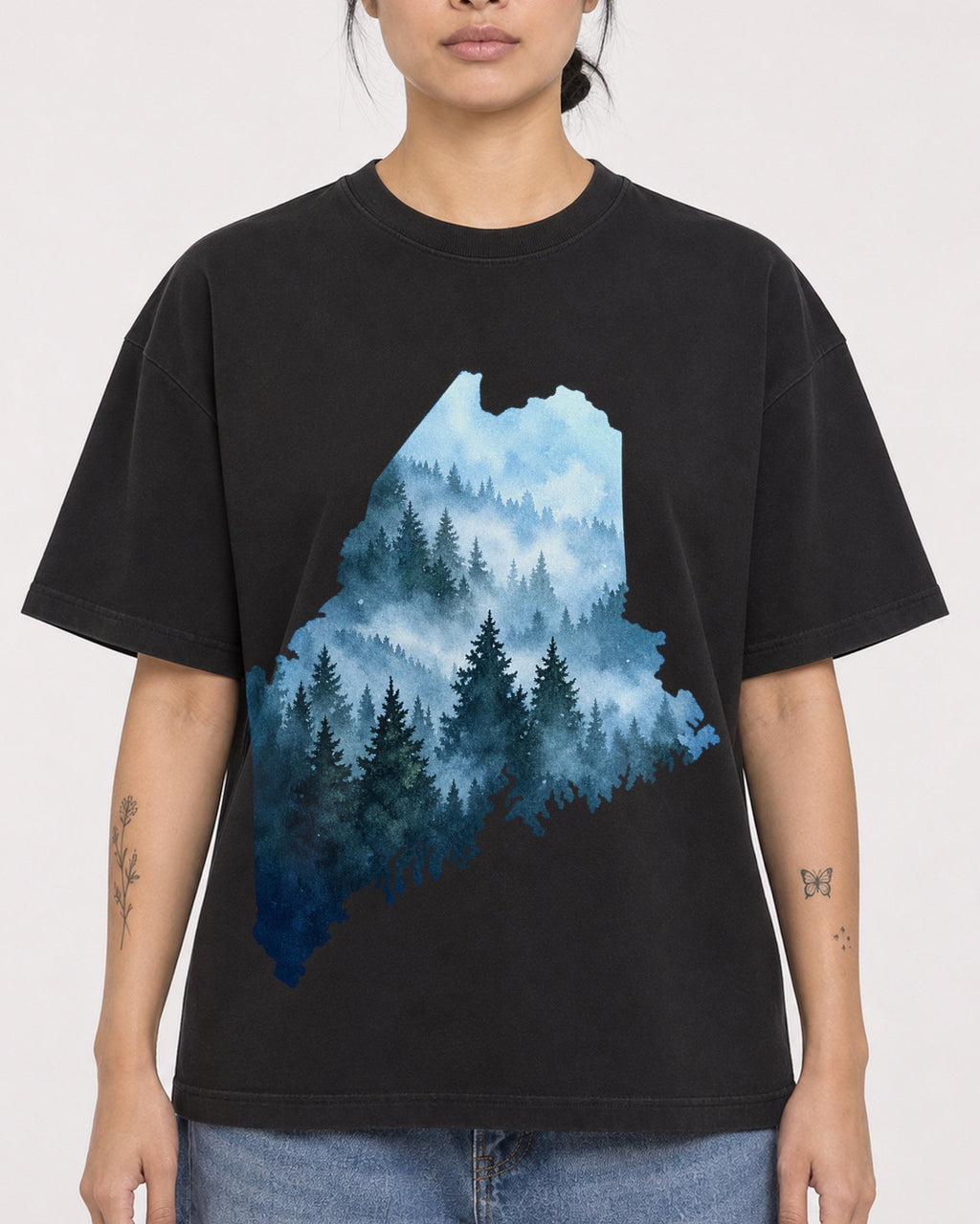 Mockup Boxy Heavyweight Tee Black female close-up 12