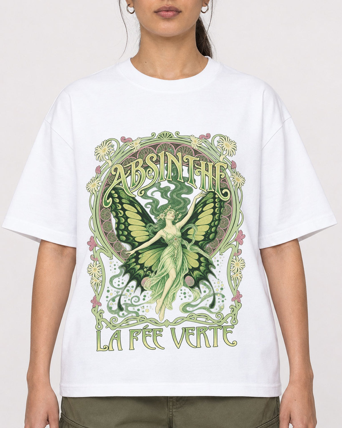 Mockup Boxy Heavyweight Tee White female close-up 47