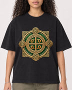 Mockup Boxy Heavyweight Tee Black female close-up 10