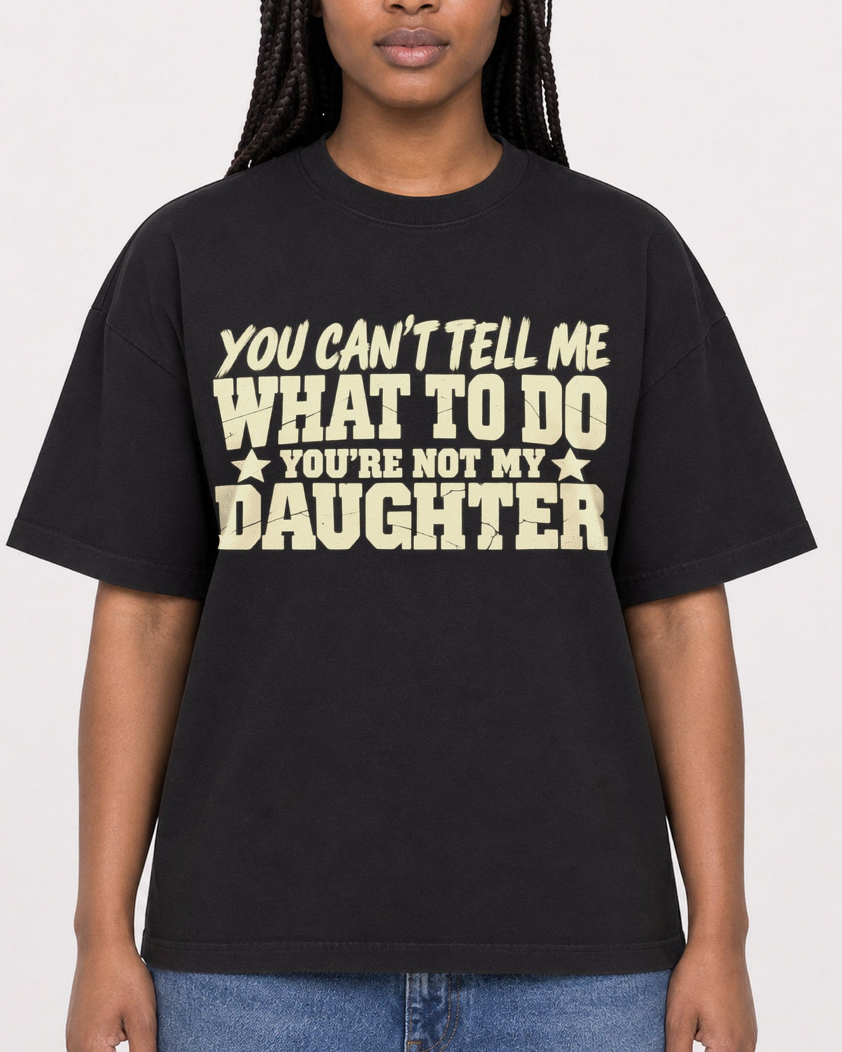 Mockup Boxy Heavyweight Tee Black female close-up 04