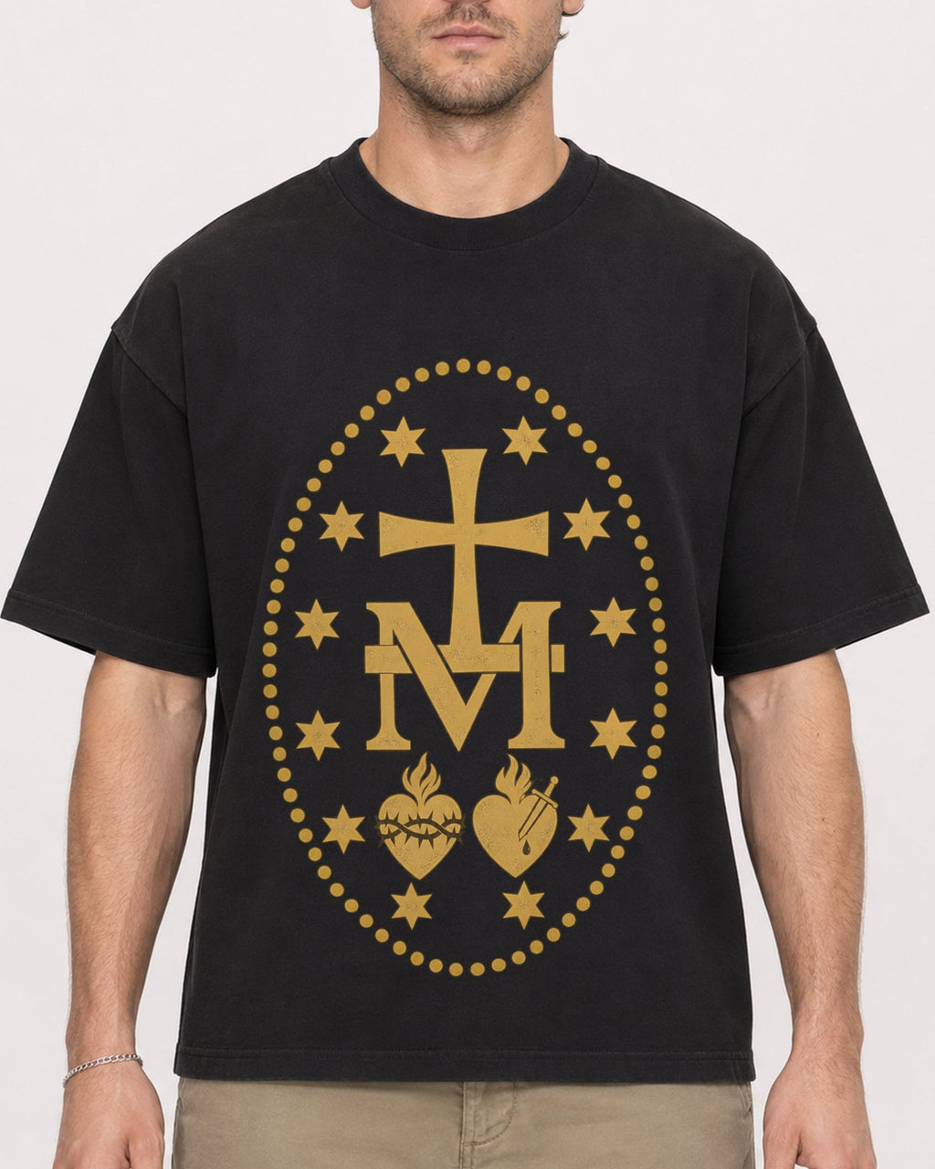 Mockup Boxy Heavyweight Tee Black male close-up 08