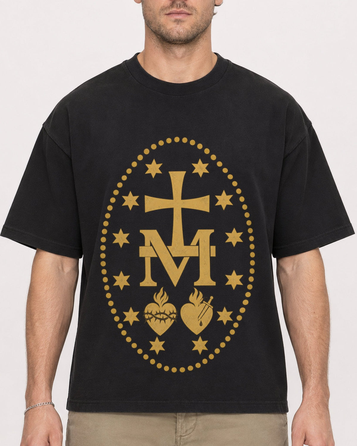 Mockup Boxy Heavyweight Tee Black male close-up 08