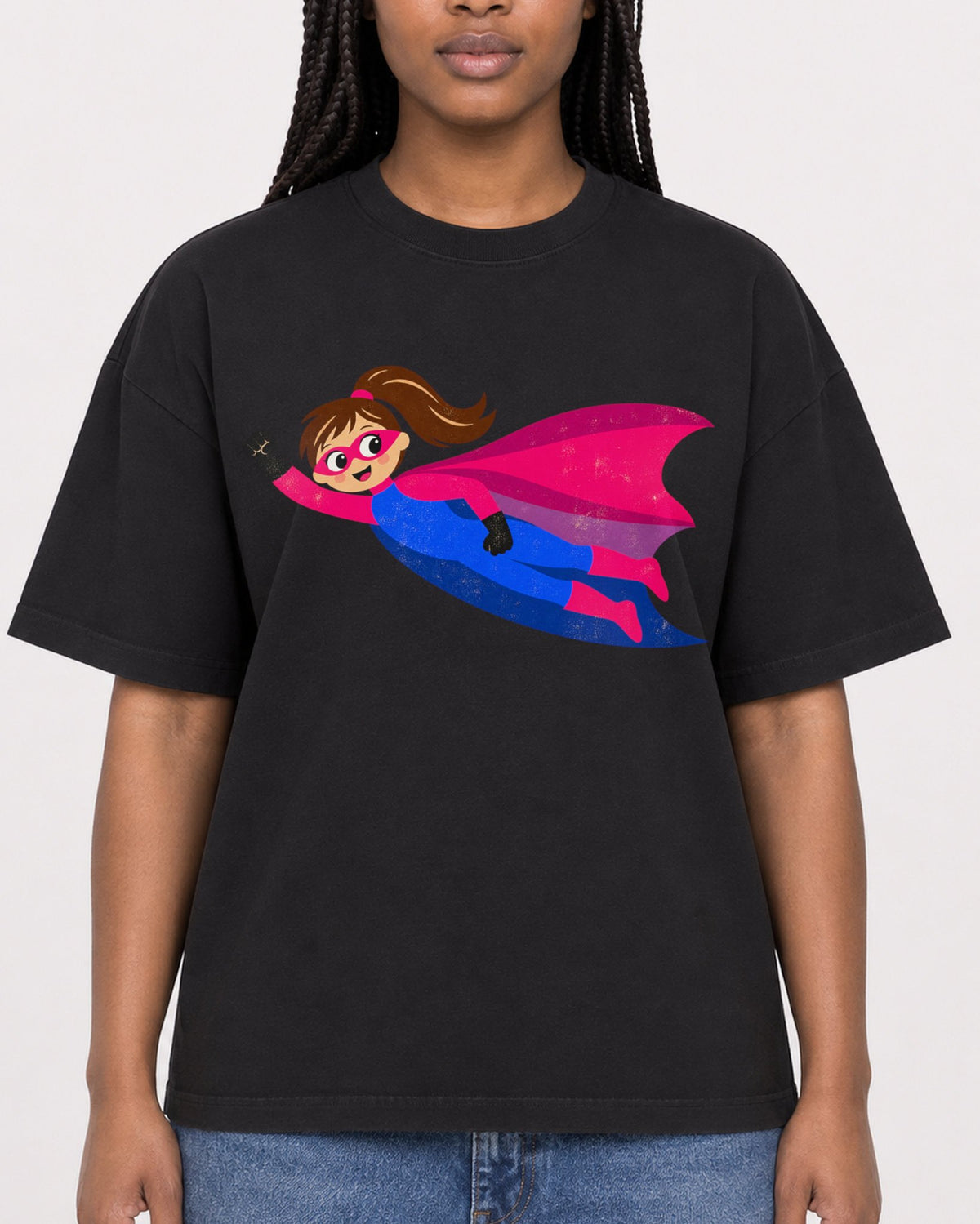 Mockup Boxy Heavyweight Tee Black female close-up 04