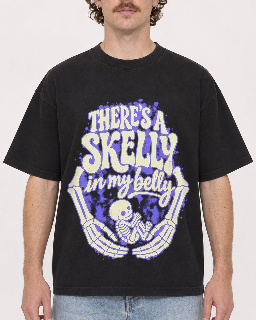 Mockup Boxy Heavyweight Tee Black male close-up 09