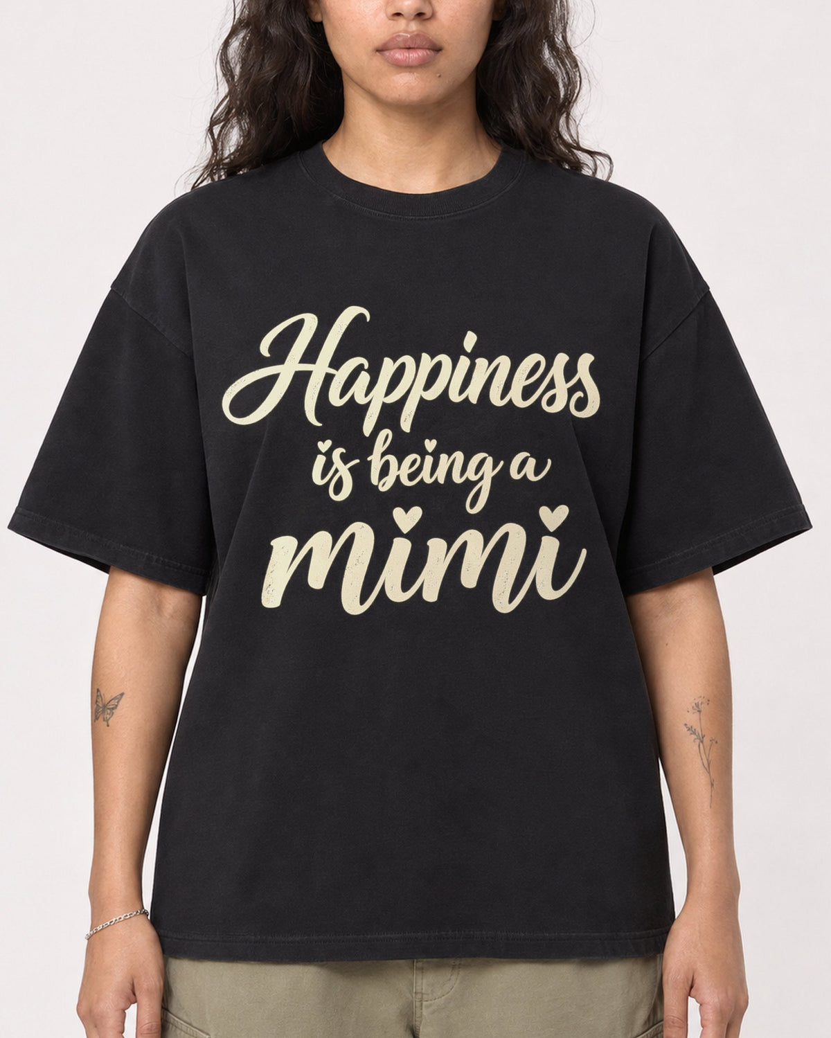 Mockup Boxy Heavyweight Tee Black female close-up 30