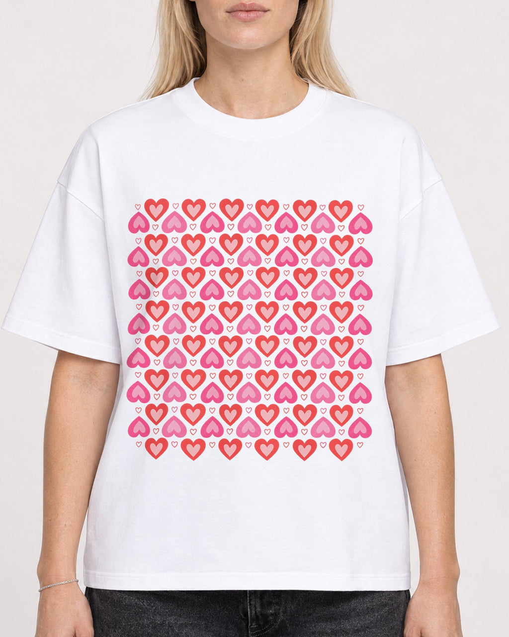Mockup Boxy Heavyweight Tee White female close-up 08