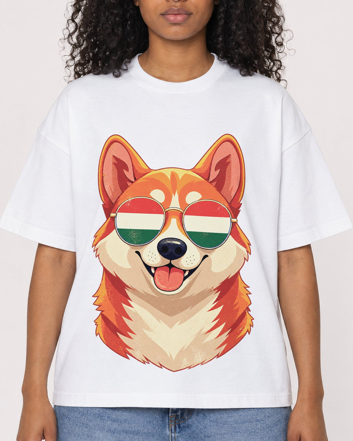 Mockup Boxy Heavyweight Tee White female close-up 05