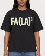 Mockup Boxy Heavyweight Tee Black female close-up 04